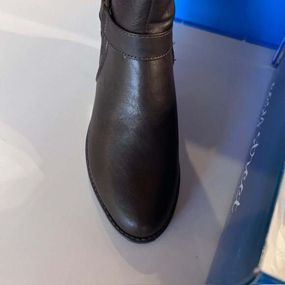 Easy Street Luella Plus Wide Calf Riding Boots Brown Embossed Knee-High Boots 7W - Picture 6 of 9